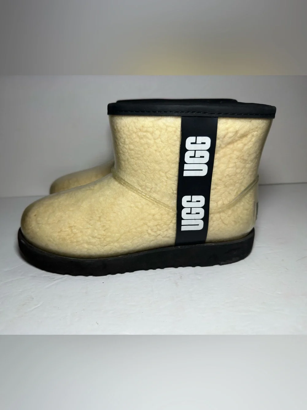 UGG‎ Kids Girls Clear Mini II Natural Black Ankle Rain Booties Fleece Sz 3